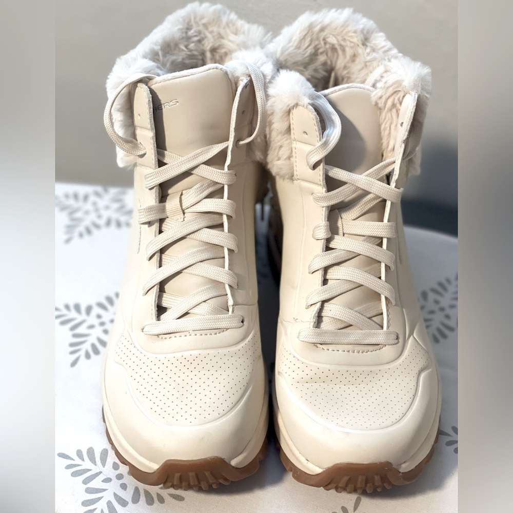 Sketchers women’s boots